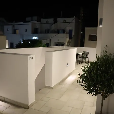 Santozen Hotel Firá