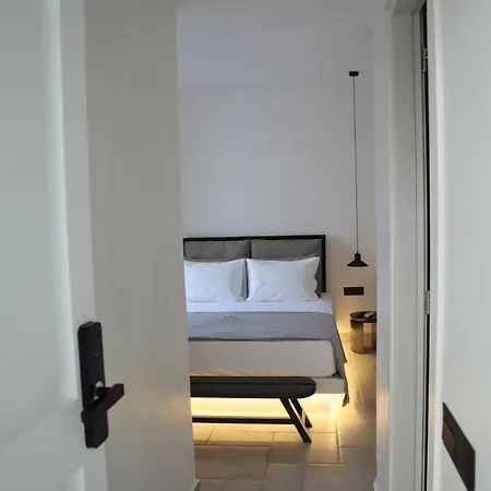 Santozen Hotel Firá